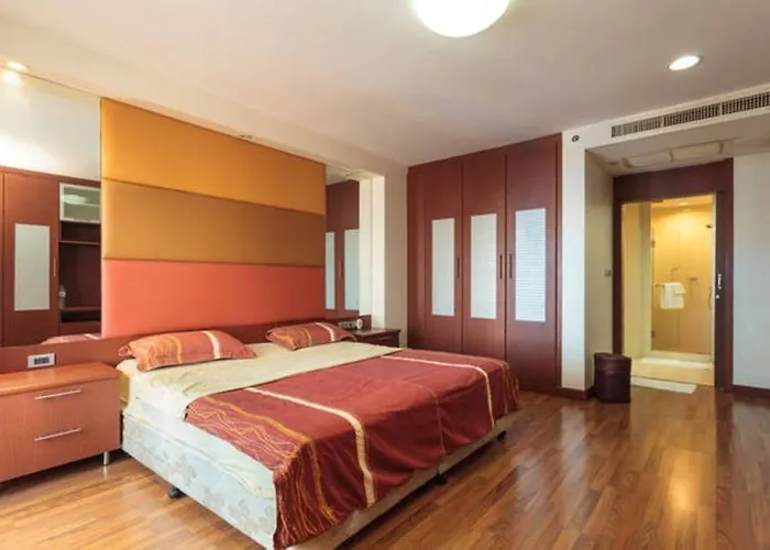 Jj Suites Hotel *